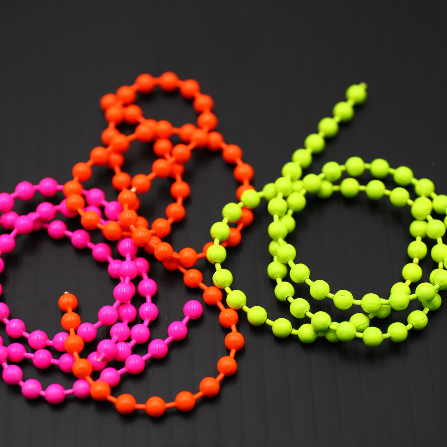 Fluorescent Bead Chain Eyes