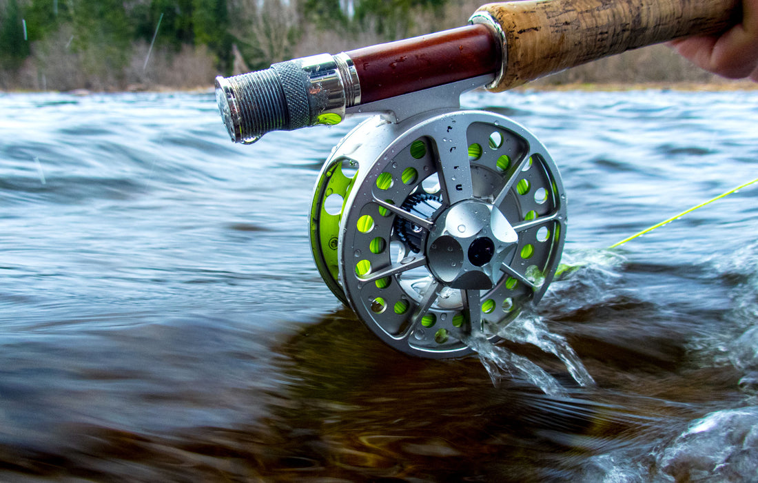 all about fly reels Sougayilang Fishing Reel, Die Cast Aluminum Fly Reel, 5/6, 7/8, Weight Saltwater Fly Reels-Blue #5 : Sports & Outdoors so the spool always turns perfectly balanced and never wobbles MASTER LOGIC Fly Fishing Reel